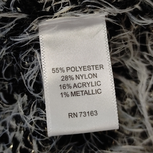 Cable & Gauge Sweater Women's Gray/Black Fuzzy Sweater Size L - Picture 7 of 7